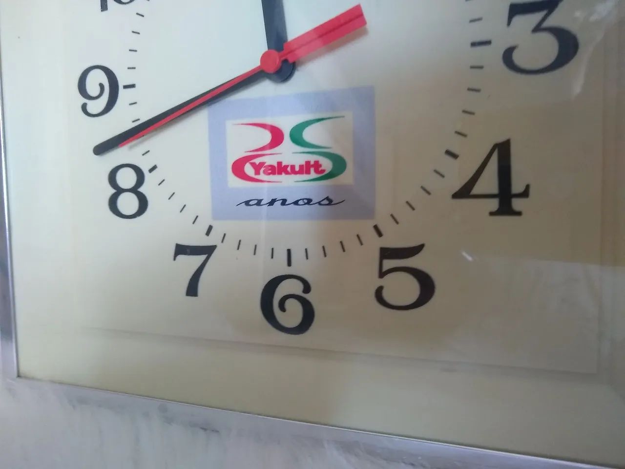  Yakult relógio de parede promocional 25 anos - Foto 2