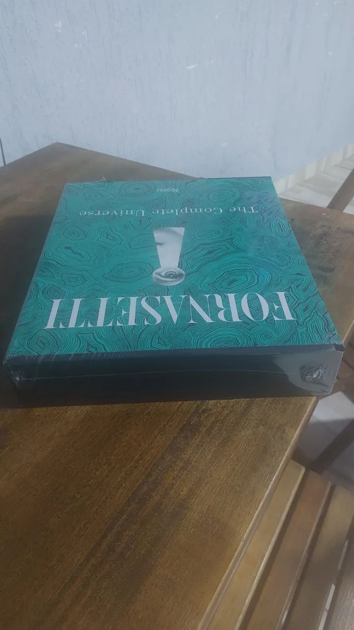 Livro Fornasetti: The Complete Universe - Foto 2