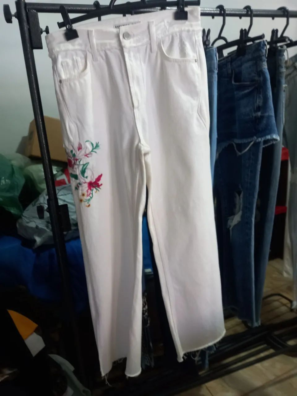 Calças Jeans Femininas - Diversos Modelos - Foto 5