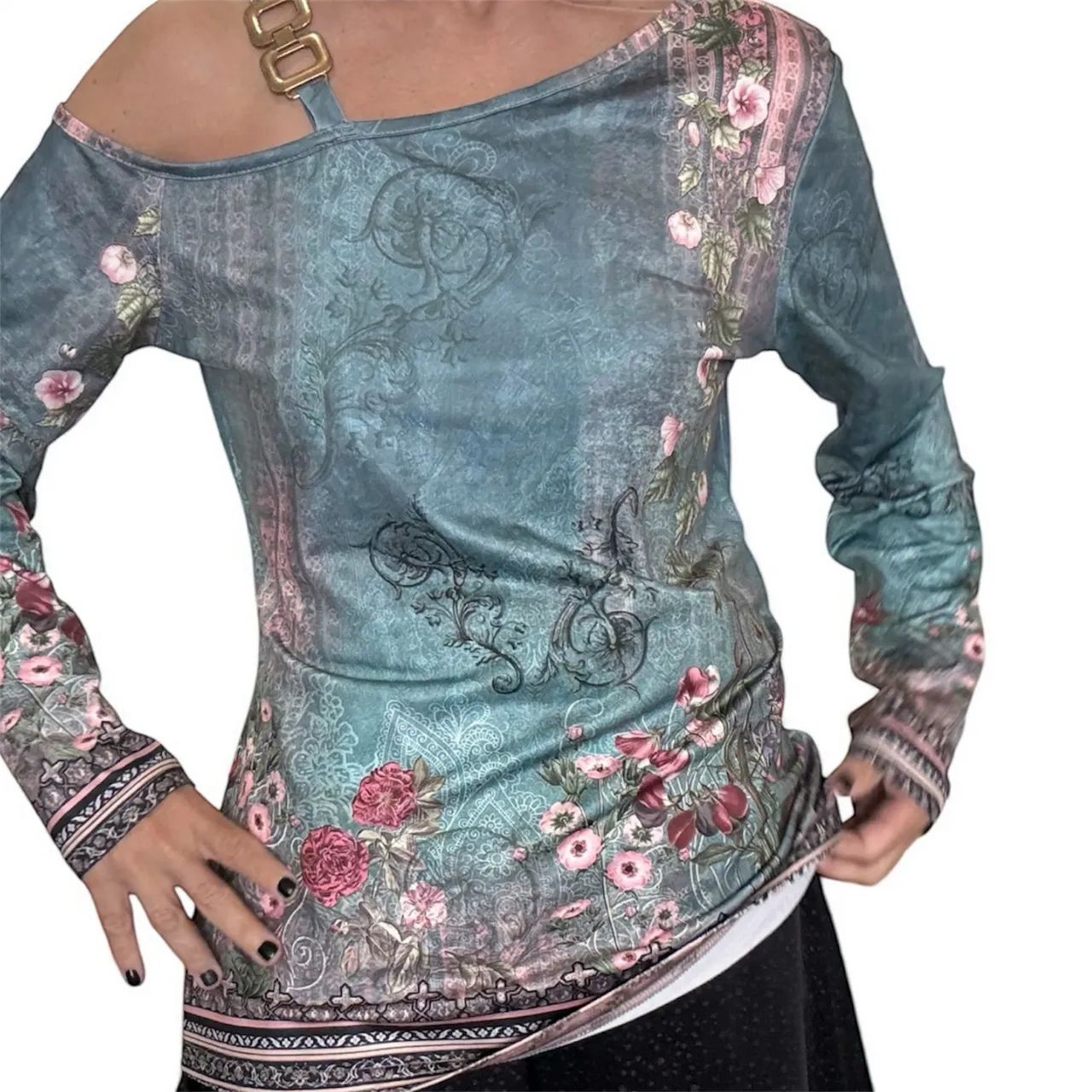 blusa boho floral verde com argola - Foto 3