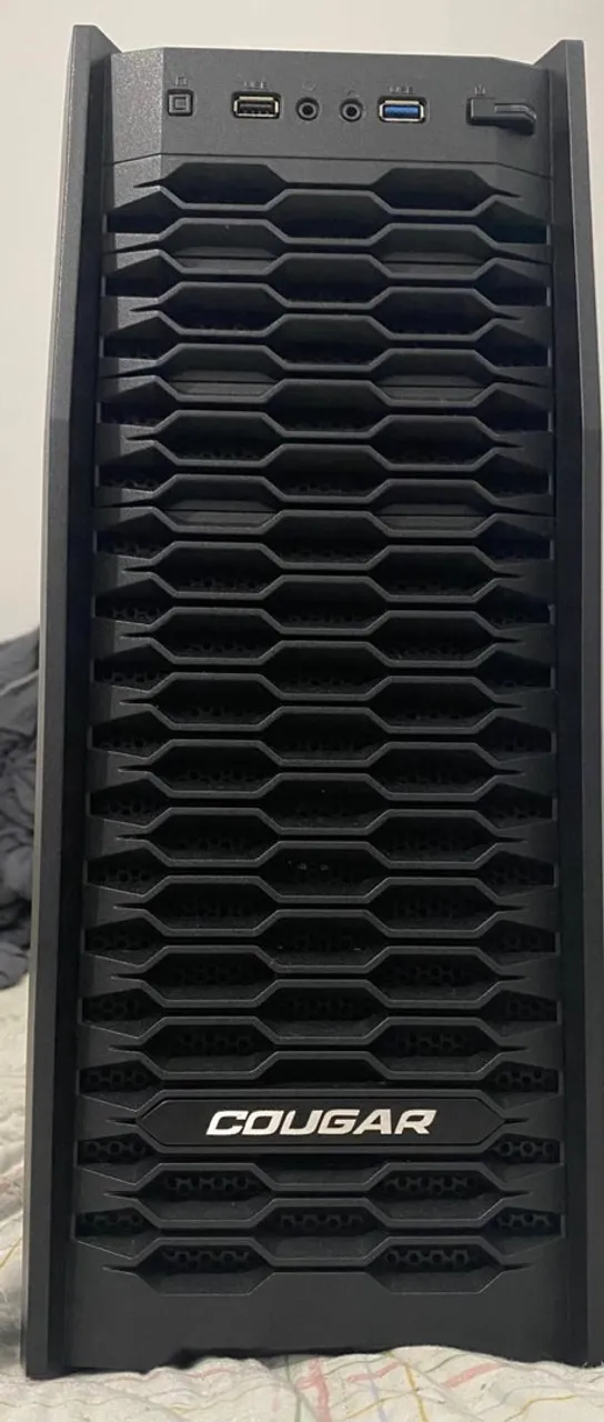 PC Gamer Gabinete Cougar