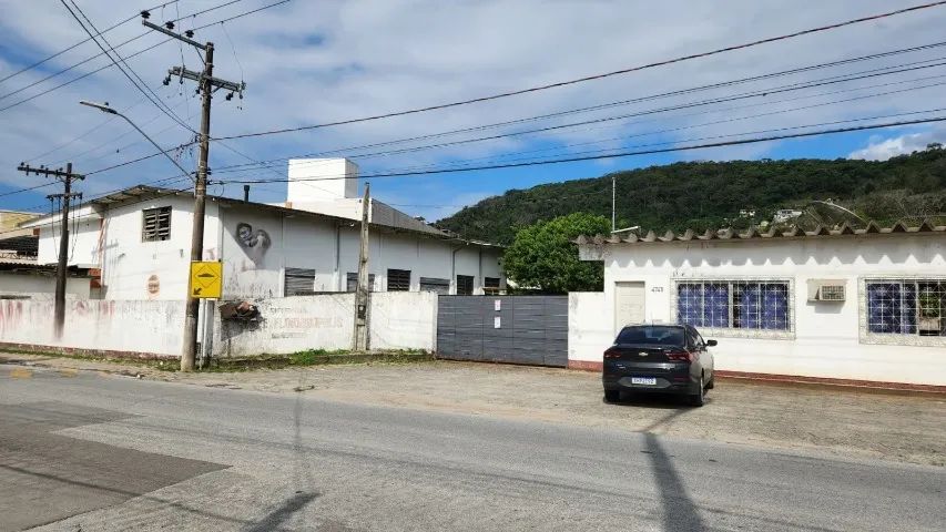 Galpão de 600m² com terreno de 1.400m² próximo ao Contorno Viário,  BR-282 e BR-101 - Foto 2