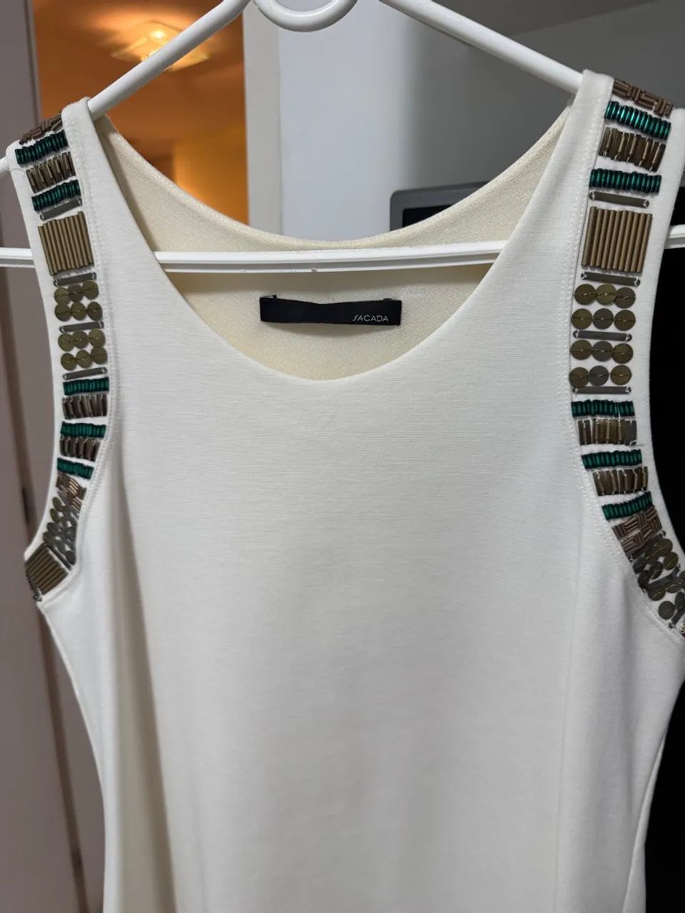 Vestido branco com detalhes bordado sacada  - Foto 2