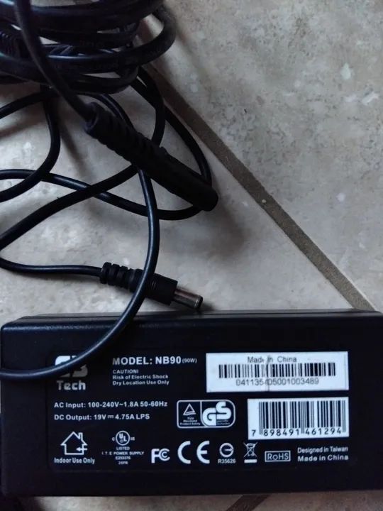 Fonte universal para notebook C3 TECH - Foto 4