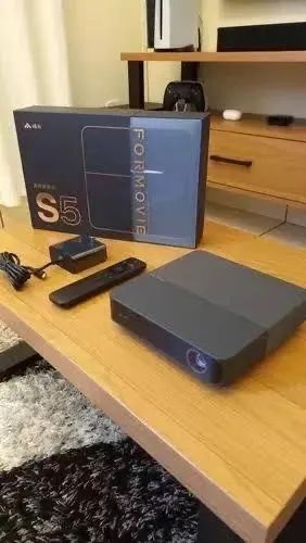 Formovie S5 Mini Projetor Portatil 1100 ANSI ALPD Laser Tecnologia - Foto 2