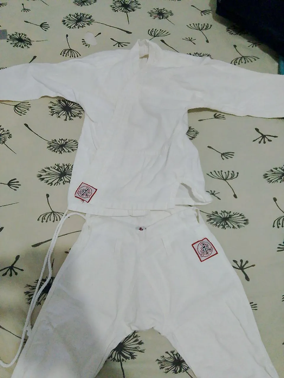 Kimono Judô Branco jiu-jitsu infantil- Conjunto Completo 5 ou 6 anos