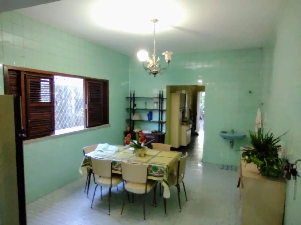 Casa em Parnaíba, com 1000m² de terreno, 04 quarto, excelente localização  em avenida  ! - Foto 5