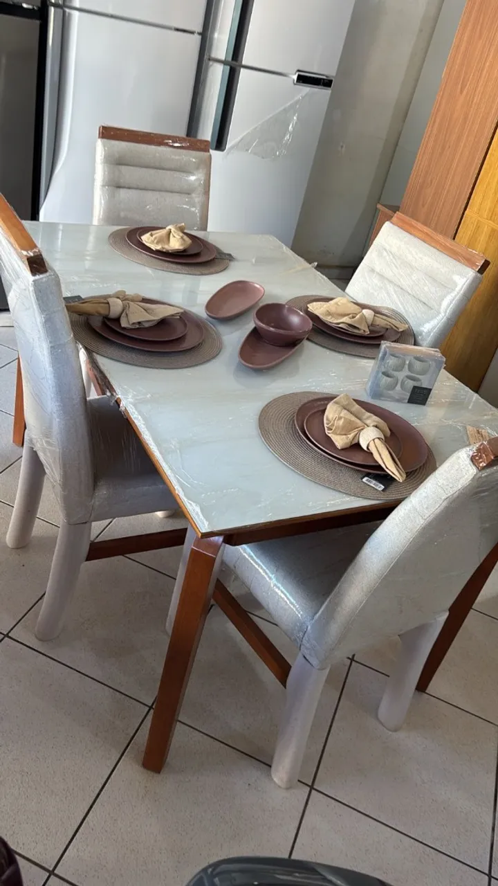 Mesa 04 lugares Nova ( Entrego em qualquer lugar)