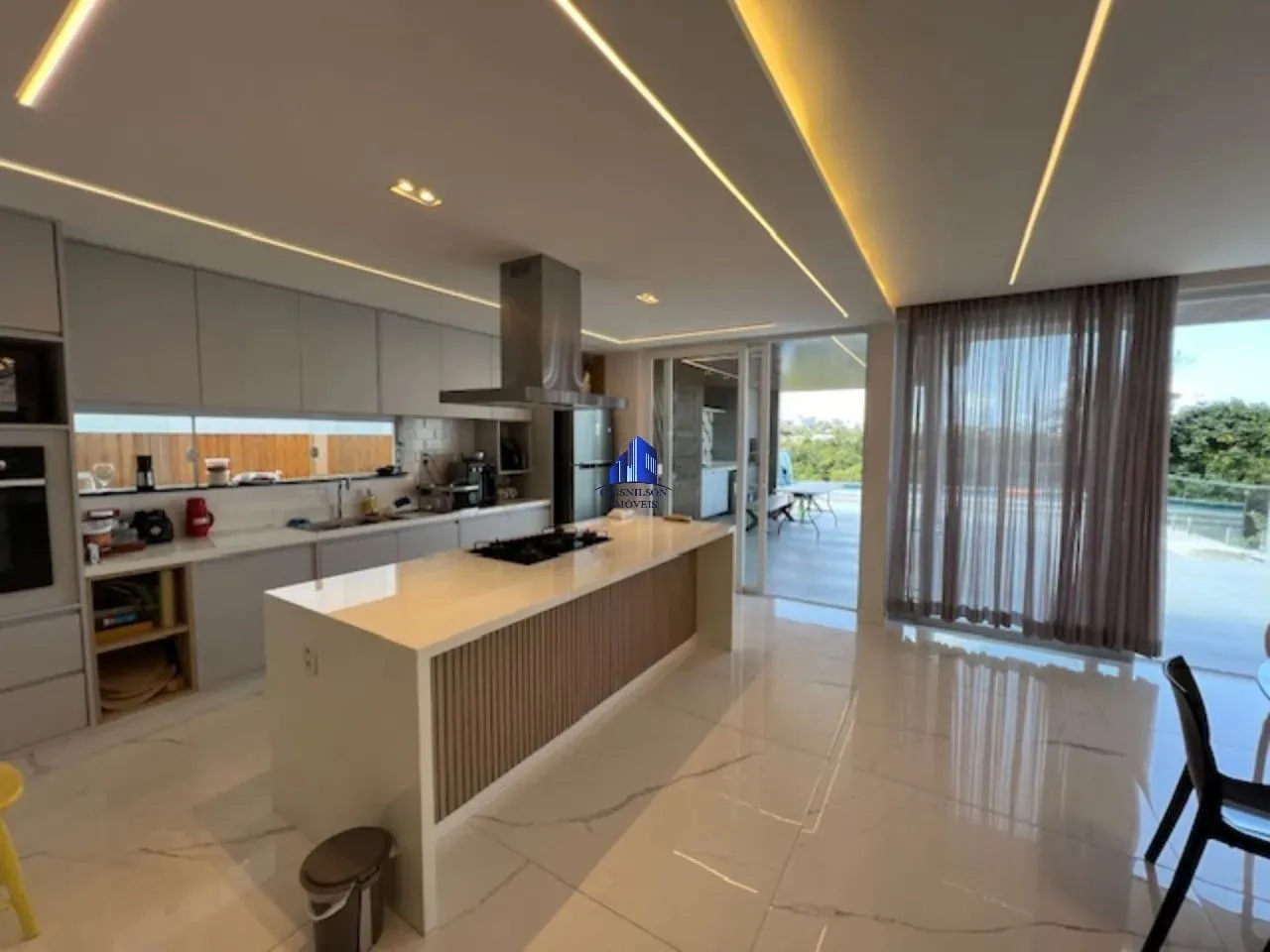 CASA À VENDA ALPHAVILLE SALVADOR II R$ 3.400.000,00 PISCINA, ESPAÇO GOURMET, 5 SUÍTES, 500