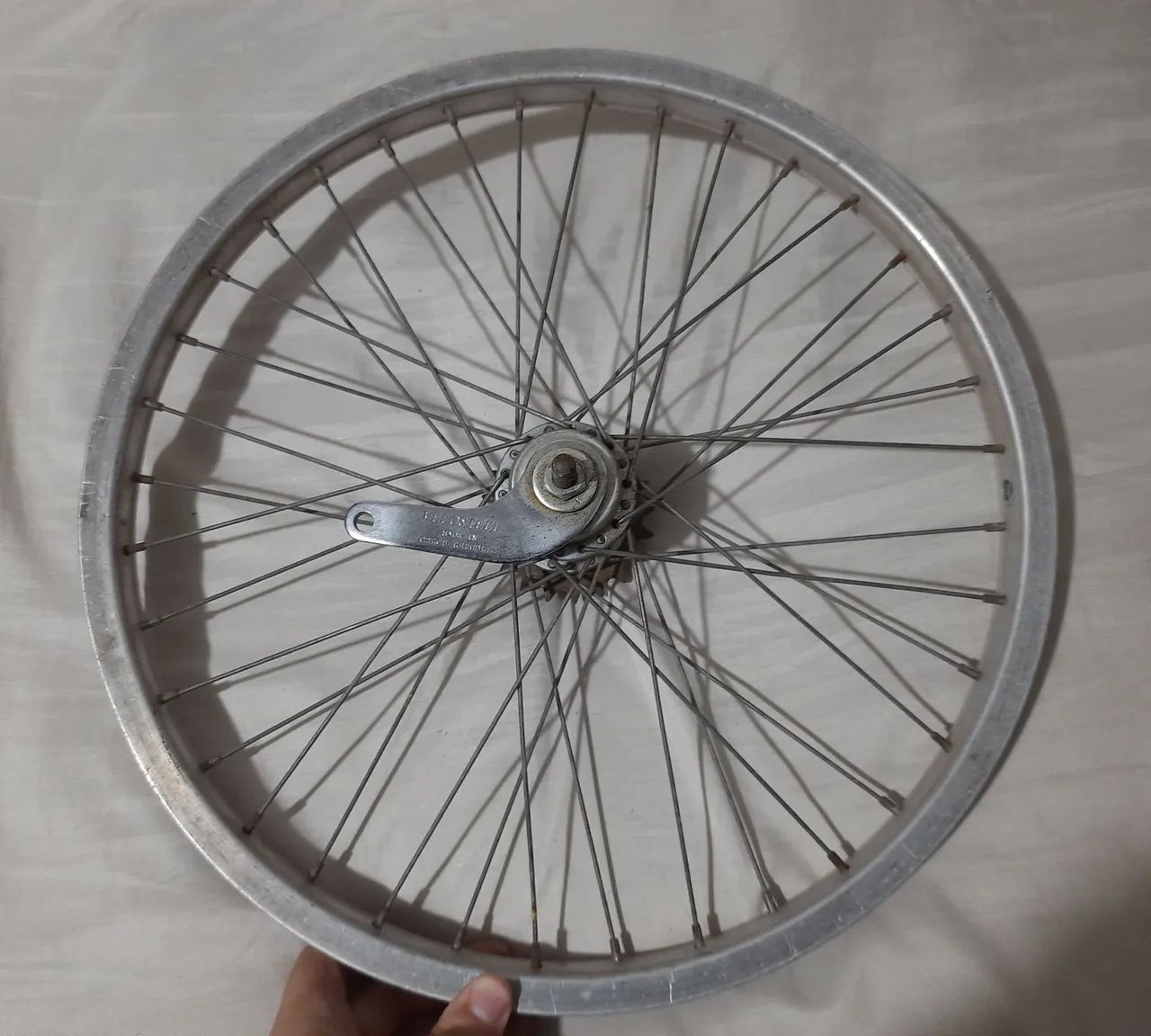 Roda de bicicleta aro 20 Cubo Velosteel República Tcheca.