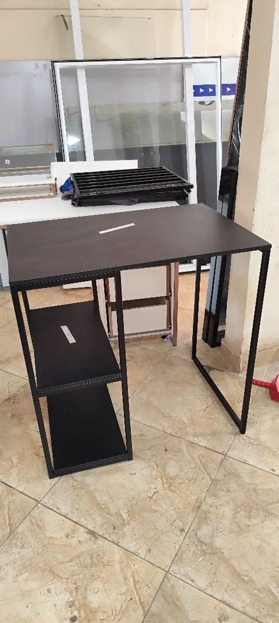 Mesa para frigobar na cor preta  - Foto 2