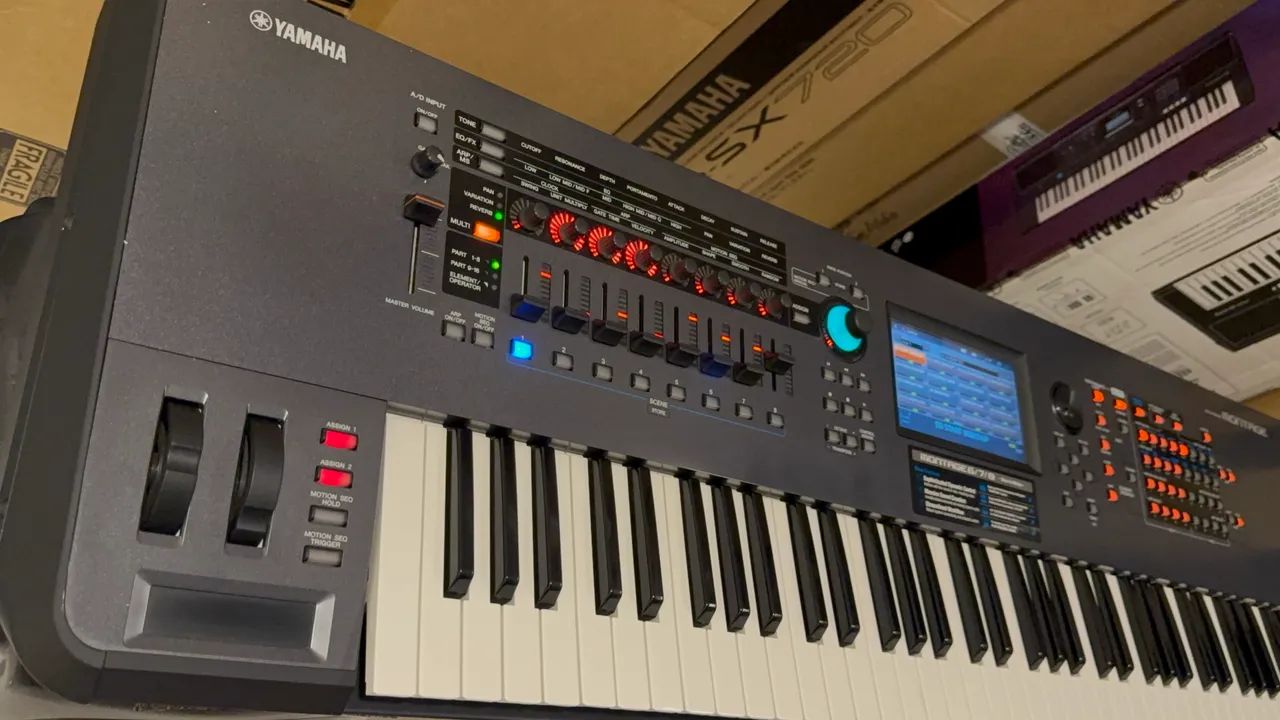 Montage 7 Yamaha - Instrumentos musicais - Samambaia Sul