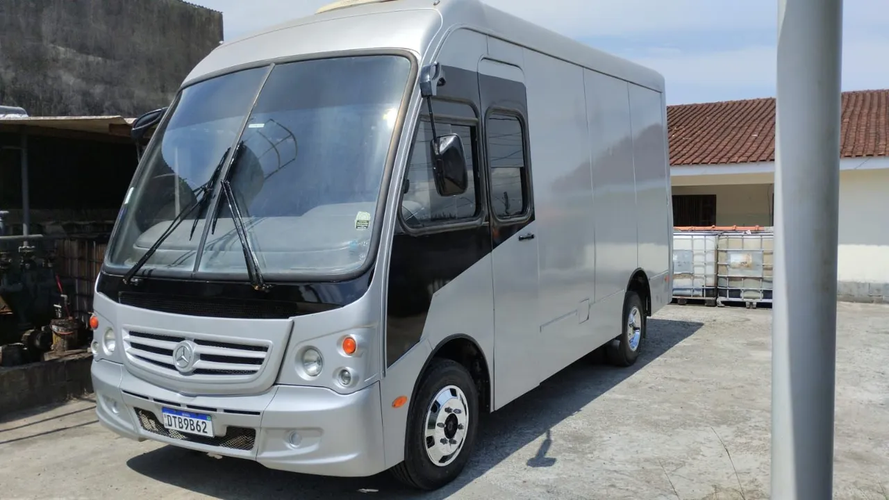 Caminhão 3/4 carga MB 712 2007 Furgão