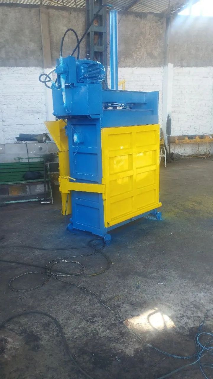 Prensa Enfardadeira hidráulica MODELO EV 250 fardos 250kg motor 15cv 15t - Foto 5