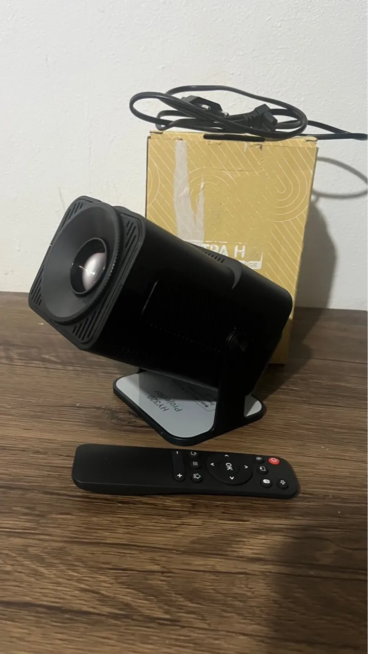 Projetor Portátil HY320 - Qualidade de Imagem Incrível!