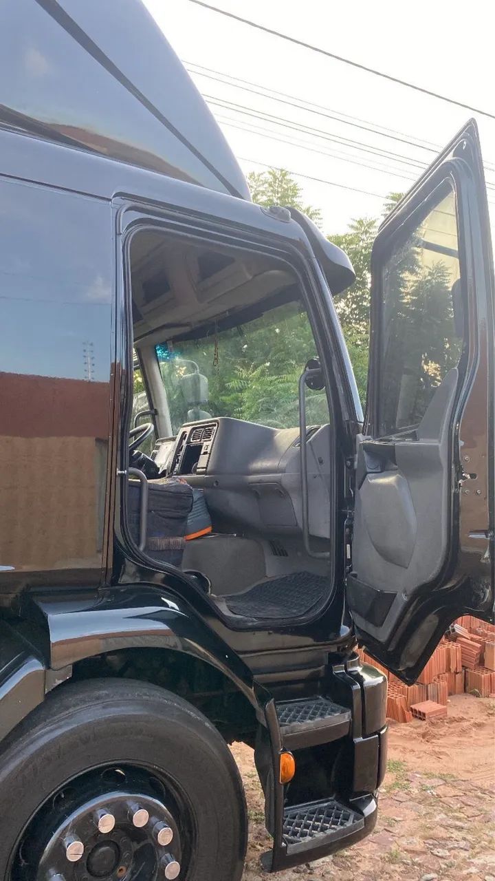 VENDO VOLVO VM 260 ( CAPA DE REVISTA) - Foto 4