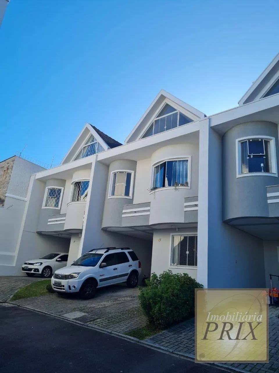 Sobrado com 4 dormitórios à venda, 169 m² por R$ 980.000,00 - Bacacheri - Curitiba/PR