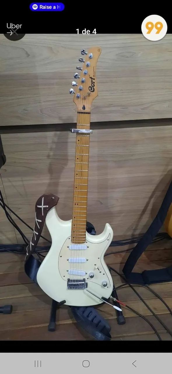 Guitarra strato Cort g200