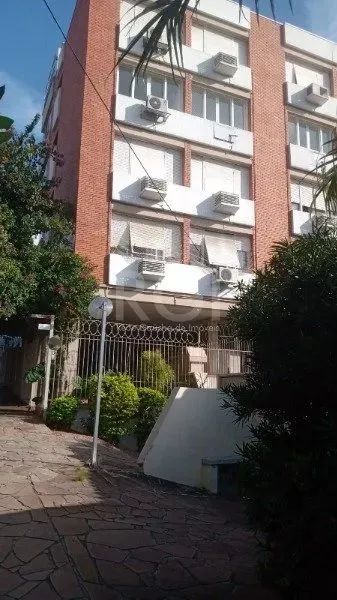 Ótimo apartamento com living, 2 ambientes mais sala de jantar separada. Dormitórios e livi