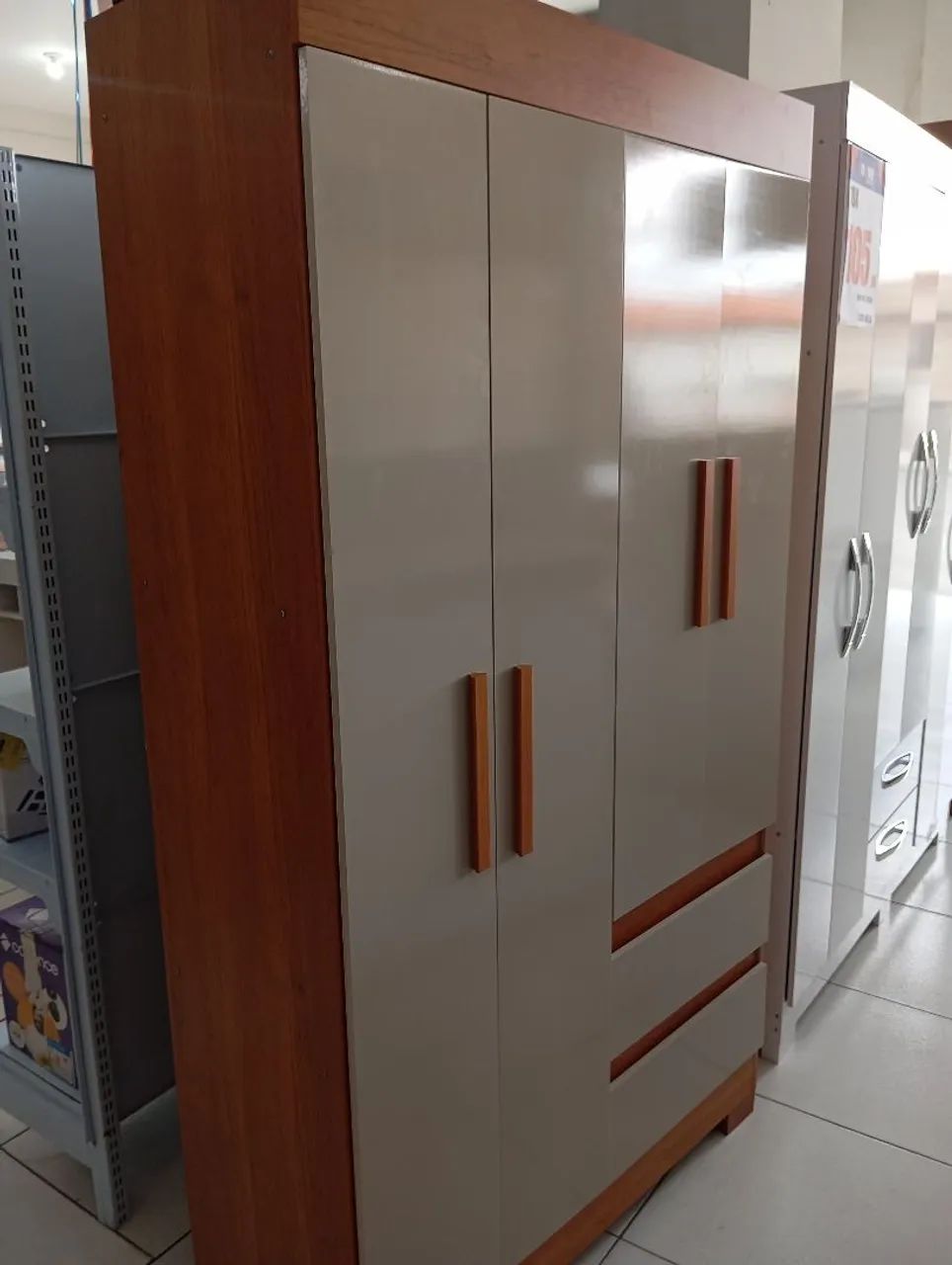Guarda-Roupa Moderno com Design Elegante - Foto 4