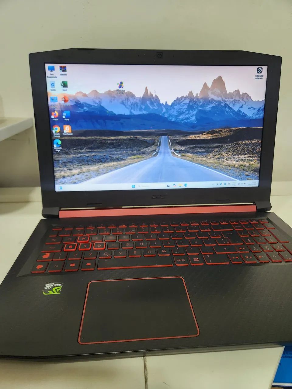 Notebook Gamer Acer Nitro 5 - i5, 16GB RAM, GTX 1050 4GB