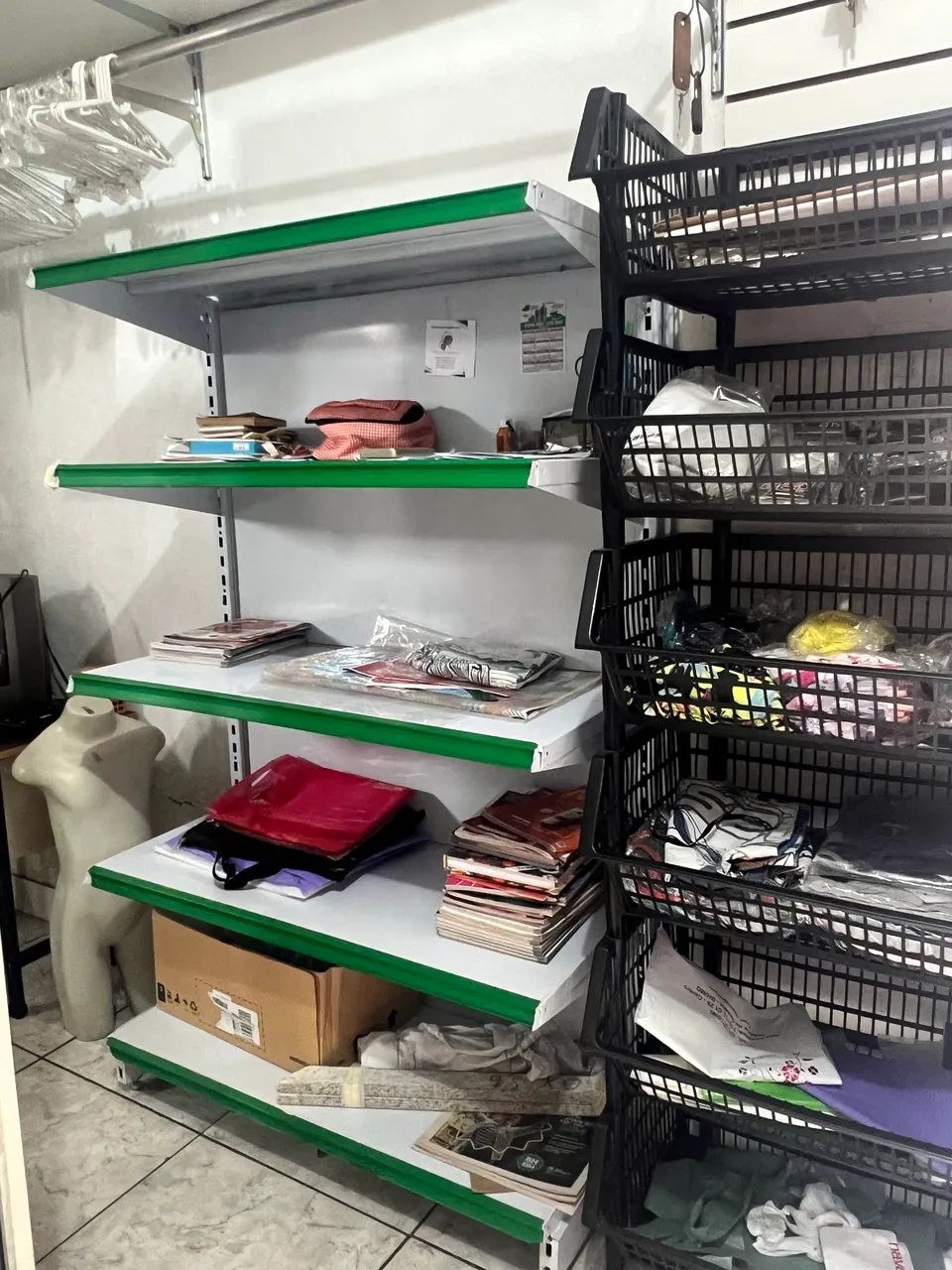 Estante preta de plástico  - Foto 4