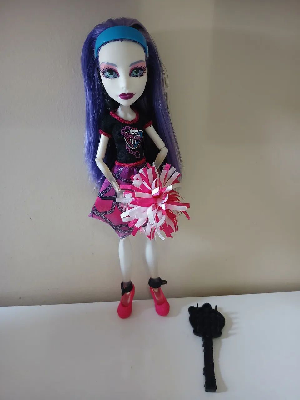 Monster High Spectra Líder de Torcida Mattel 