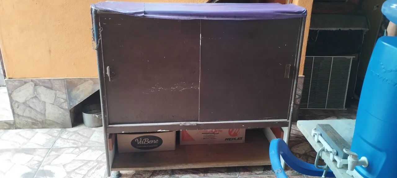 Vende-se Balcão seco espositor.