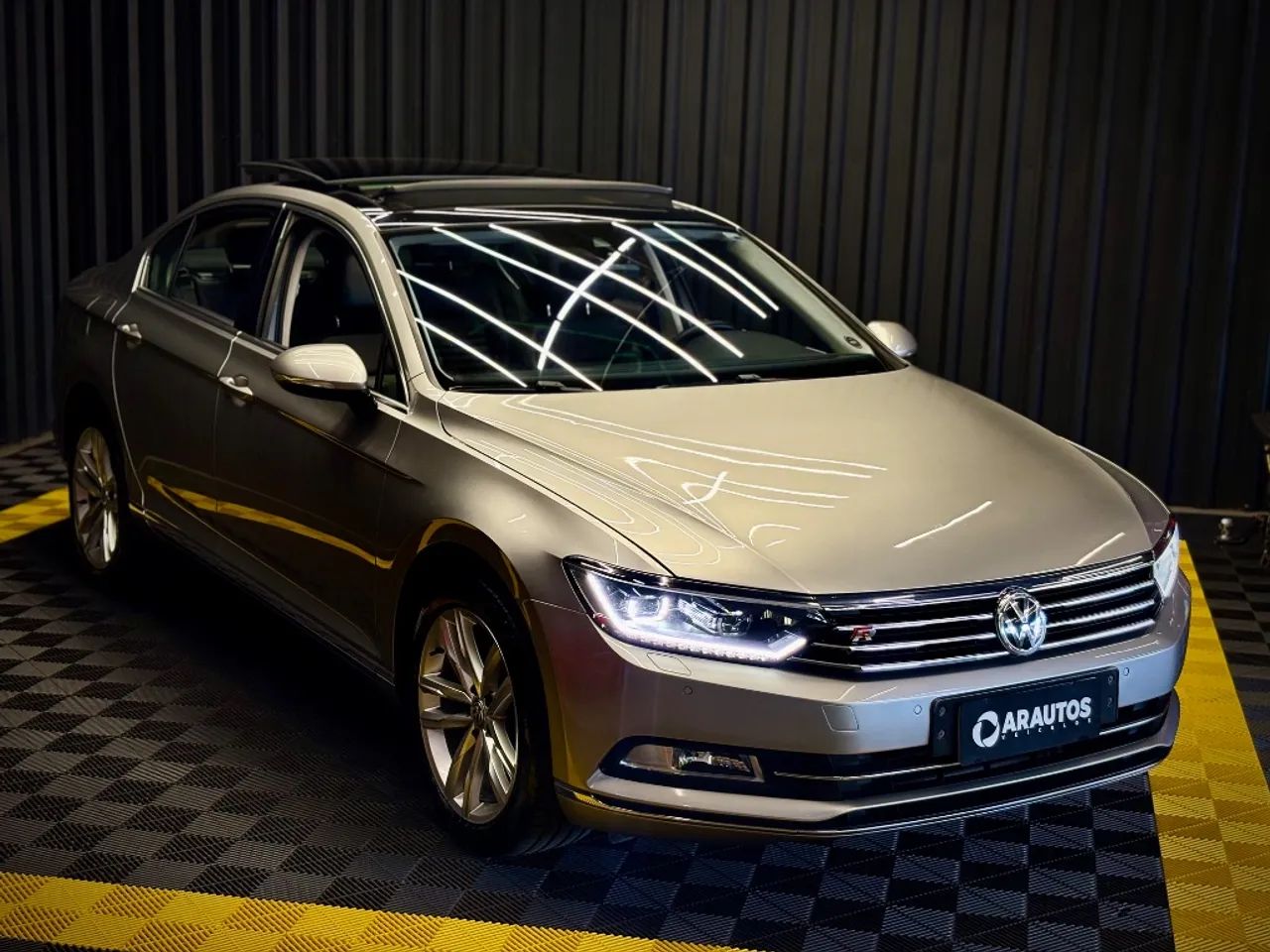 Volkswagen Passat Highline 2.0 TSI 220cv Tip. 2017 - Foto 5