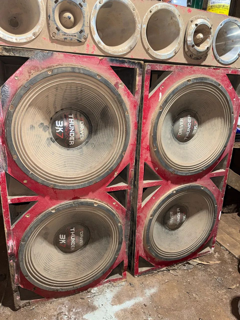 Taramps 15 pol 1500 rms cada