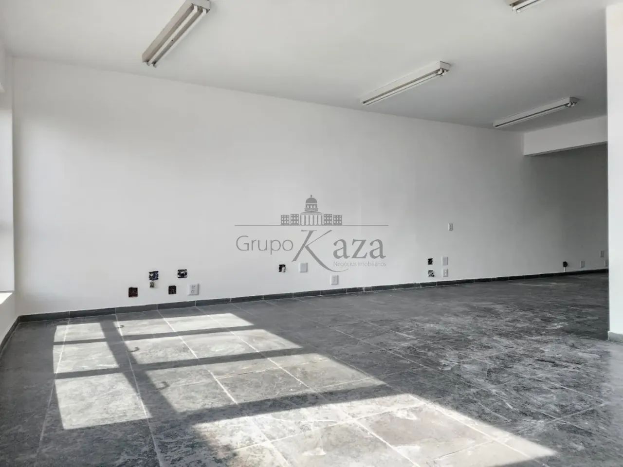 Oportunidade - Sala Comercial - Centro - Edifício Saint James - 79m². - Foto 5