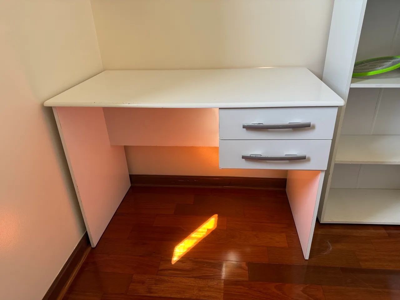Escrivaninha branca  - Foto 2