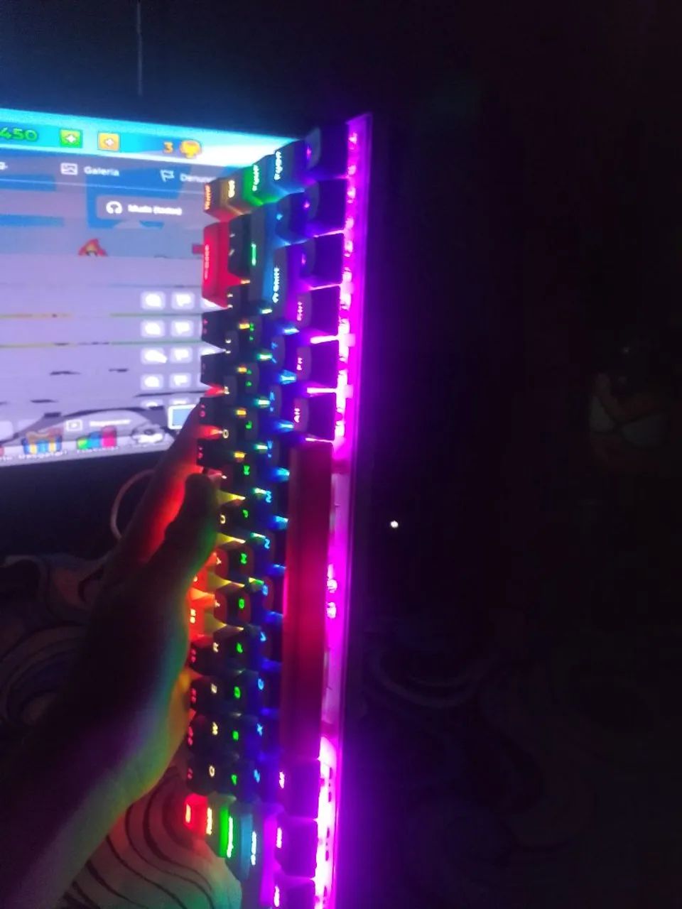 Vendo meu teclado mecânico100%  60% mal usei - Foto 3