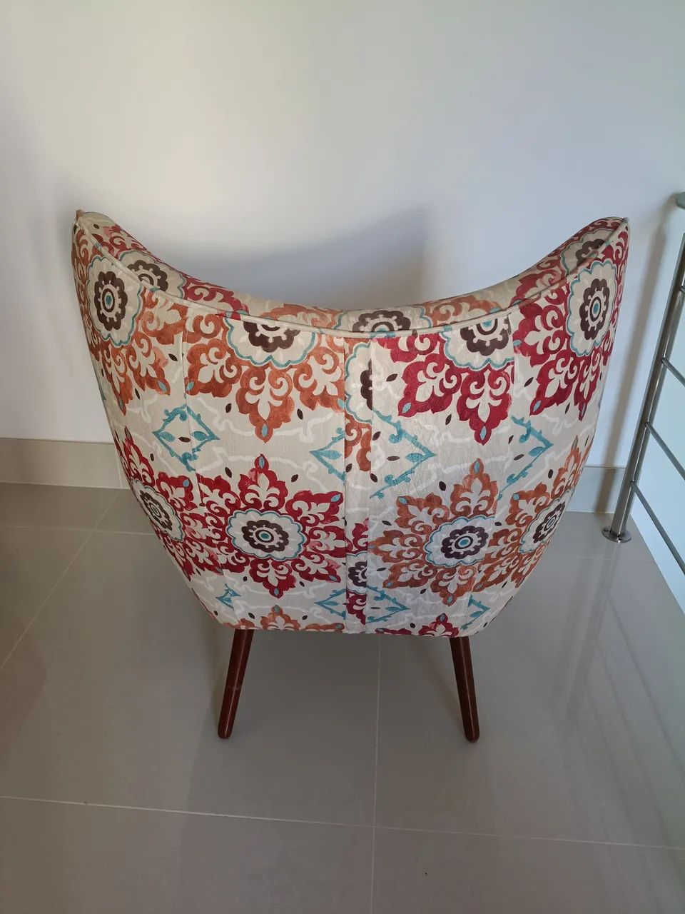 2 poltronas em tecido com design moderno. - Foto 2