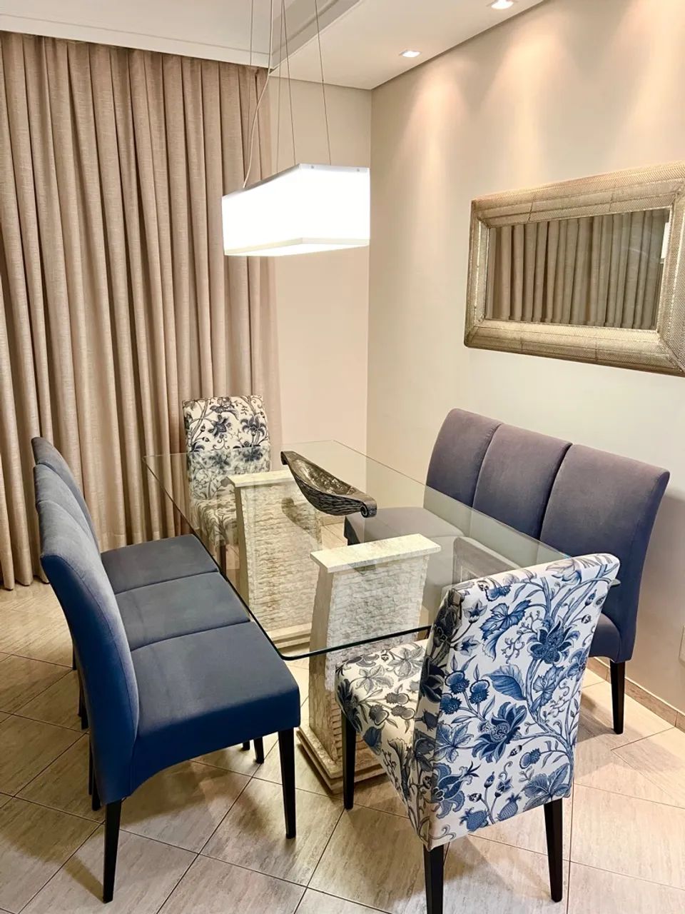 Cadeira de jantar estofada em linho azul marinho - Foto 2