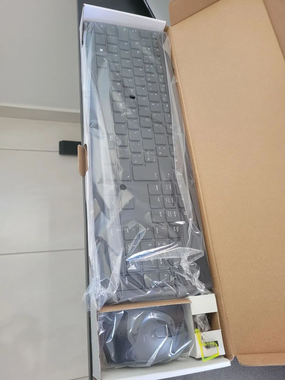 Teclado e mouse Dell KM3322W novo - Foto 2