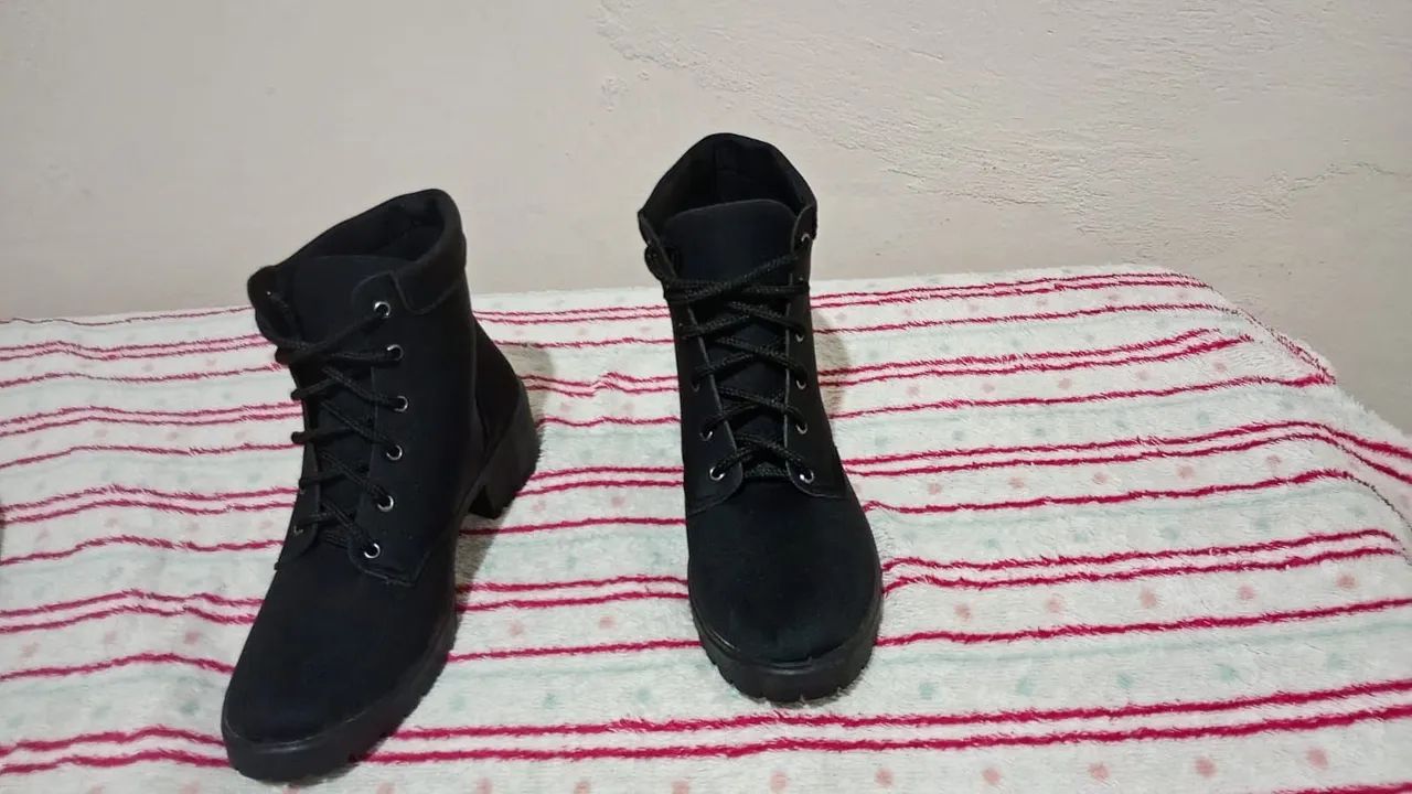 Bota feminina N 36 ou 37 - Foto 4