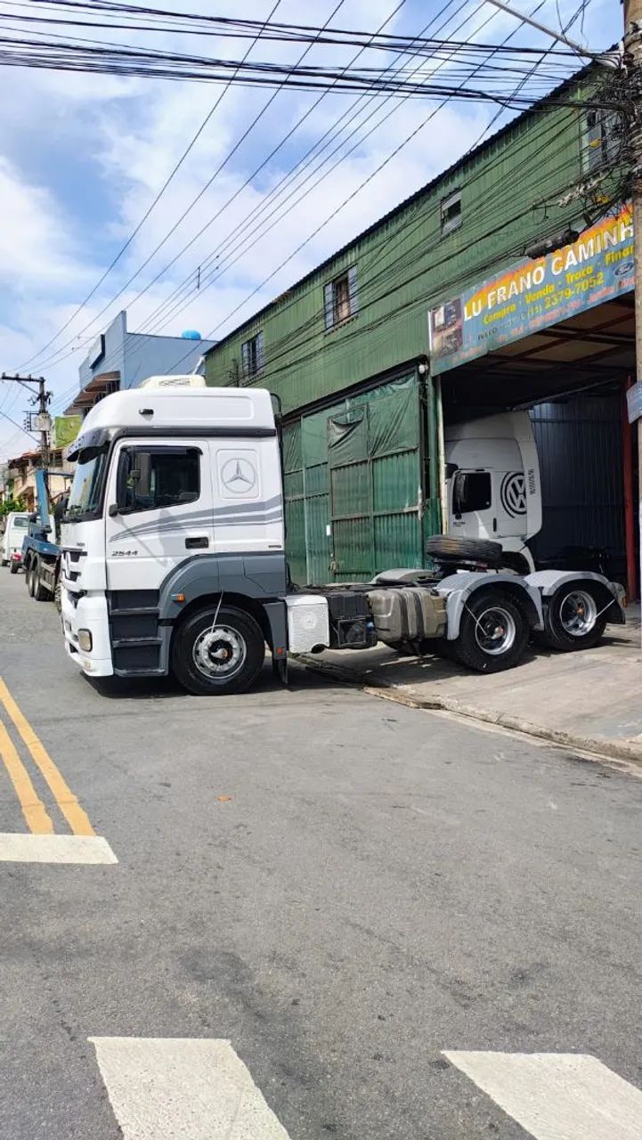 Axor 2544 2013 teto alto automático extremamente novo  - Foto 3