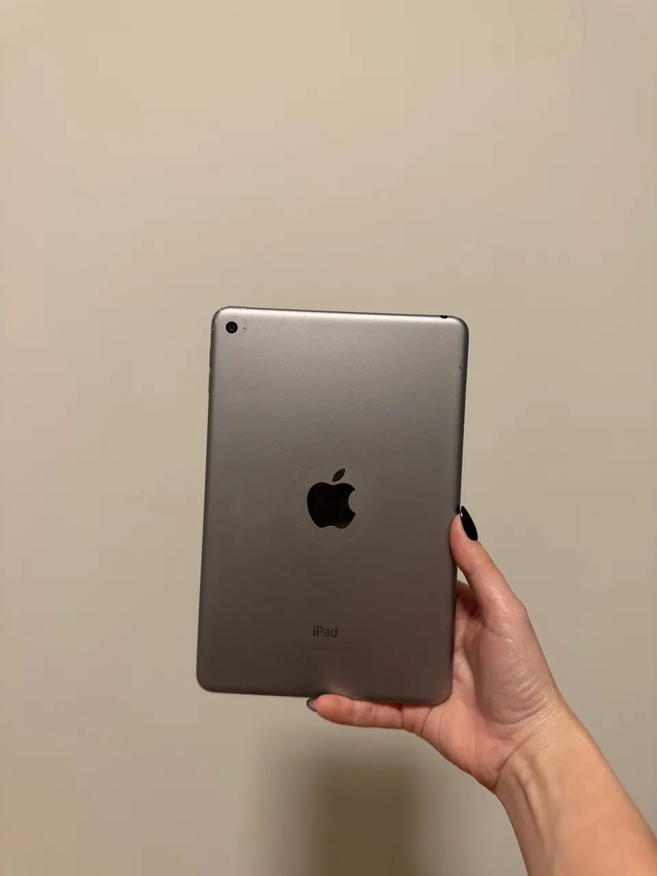 iPad mini 4 128GB conservado + capa - Foto 4