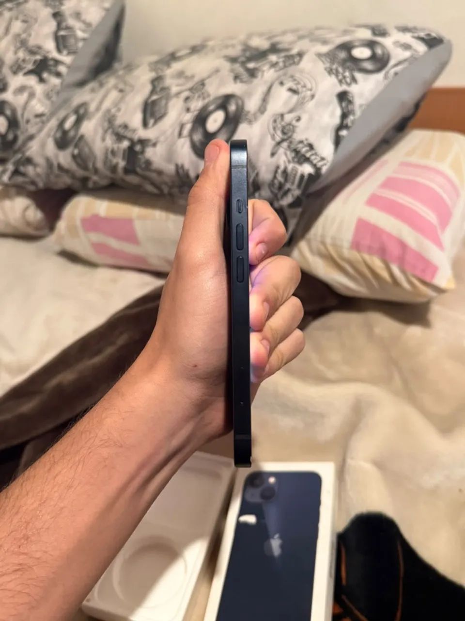 iPhone 13 preto impecável  - Foto 3