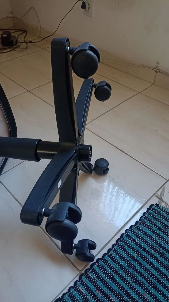 Cadeira de escritório giratoria - Foto 2