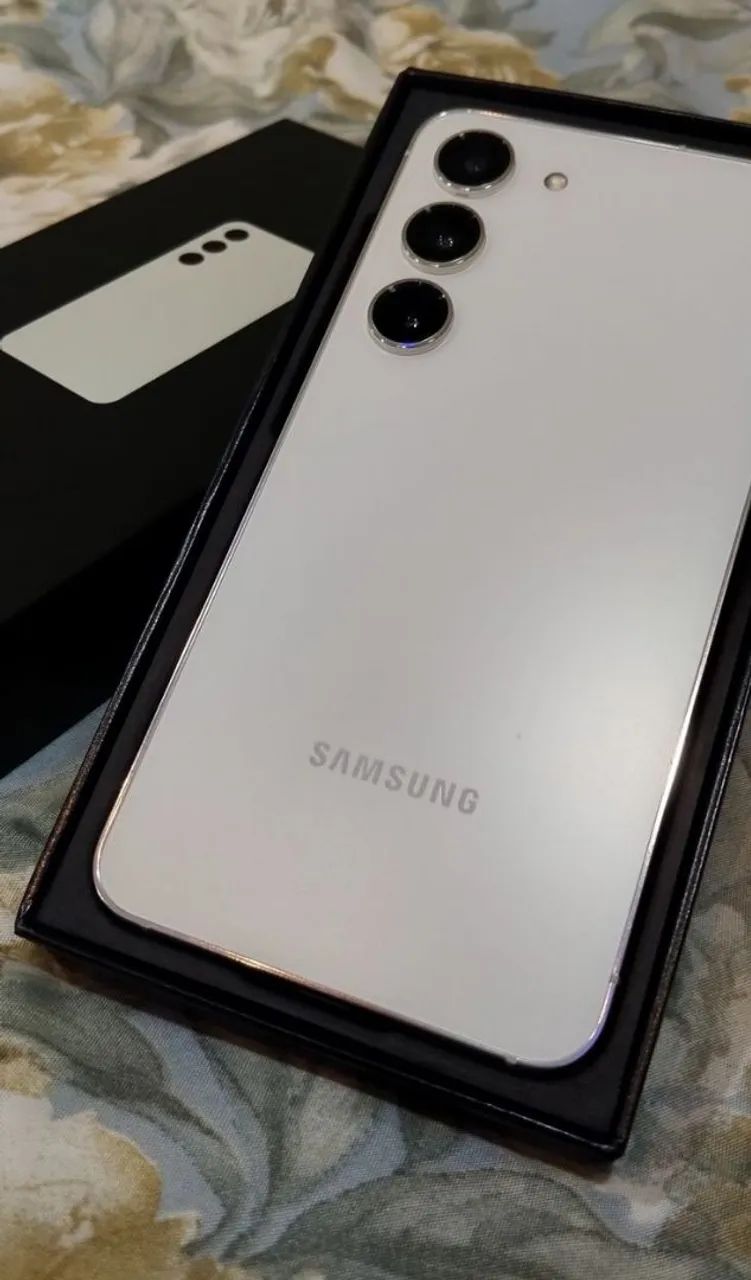 Samsung Galaxy S23 plus