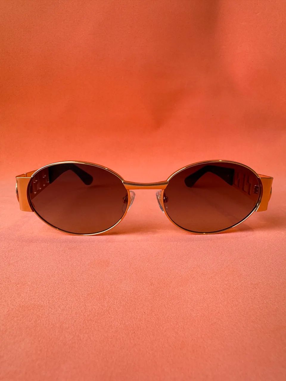 Óculos de sol dourado oval Versace Novo - Foto 3
