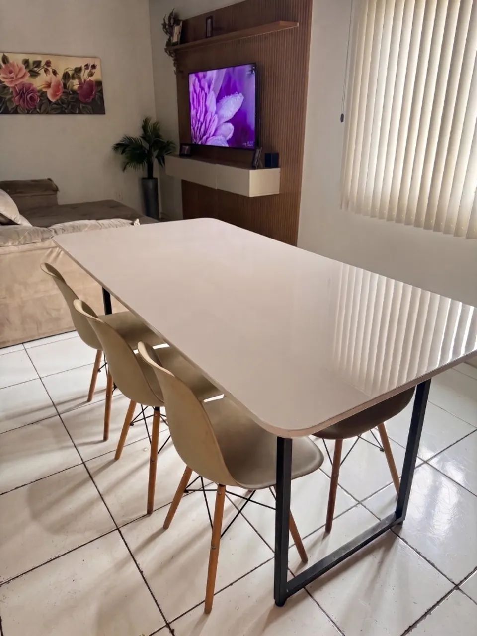 Mesa com 6 cadeiras