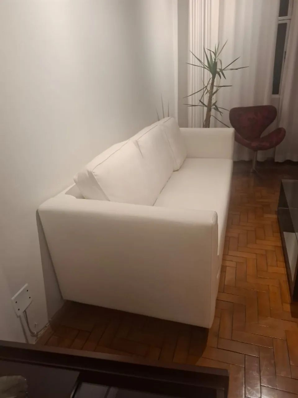 Sofás dois e três lugares brancos - Foto 2