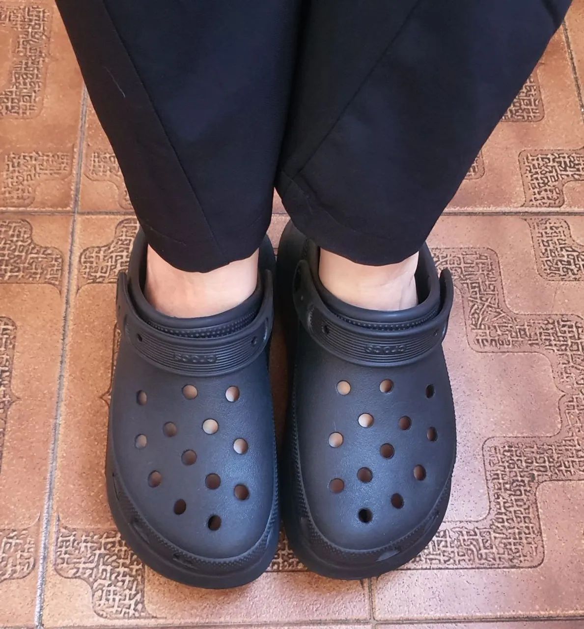 Crocs classic crush clog usada - Foto 2