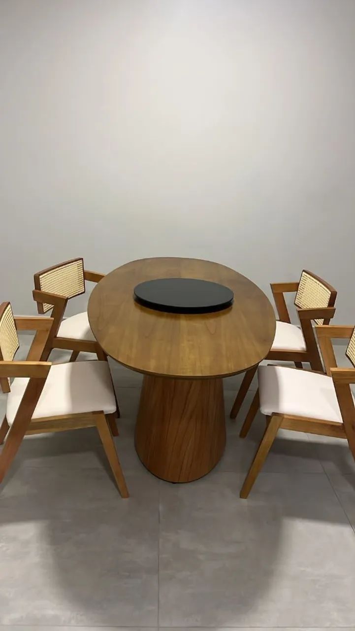 Sala de jantar mesa oval