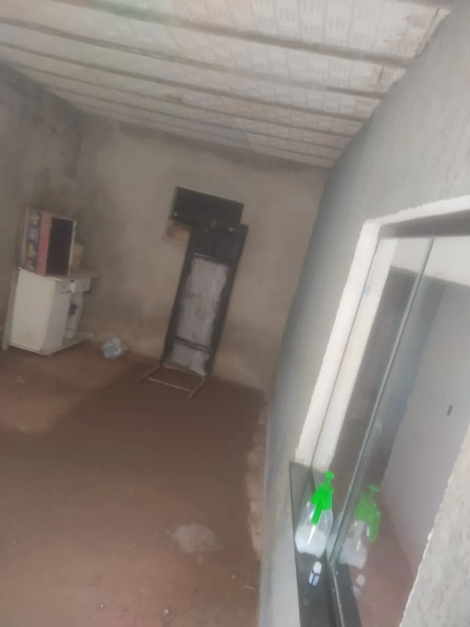 ALUGA-SE CASA, 4 COMODOS E GARAGEM  - Foto 3