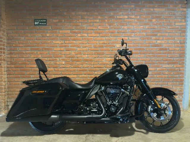 HARLEY-DAVIDSON ROAD KING SPECIAL 114