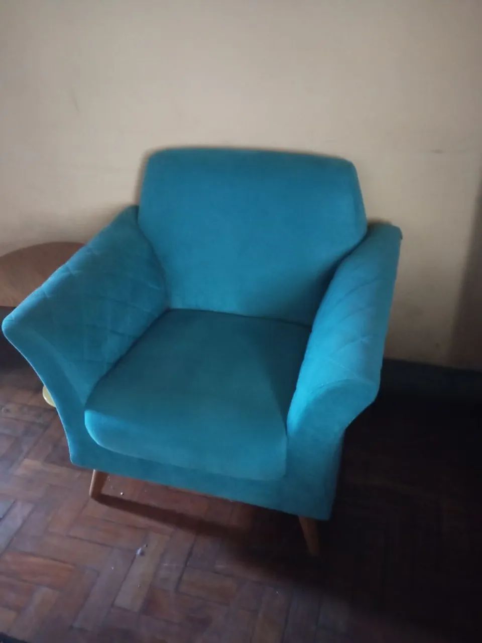 Poltrona azul linho ótimo para estudo e quarto ou sala de visitas  - Foto 3